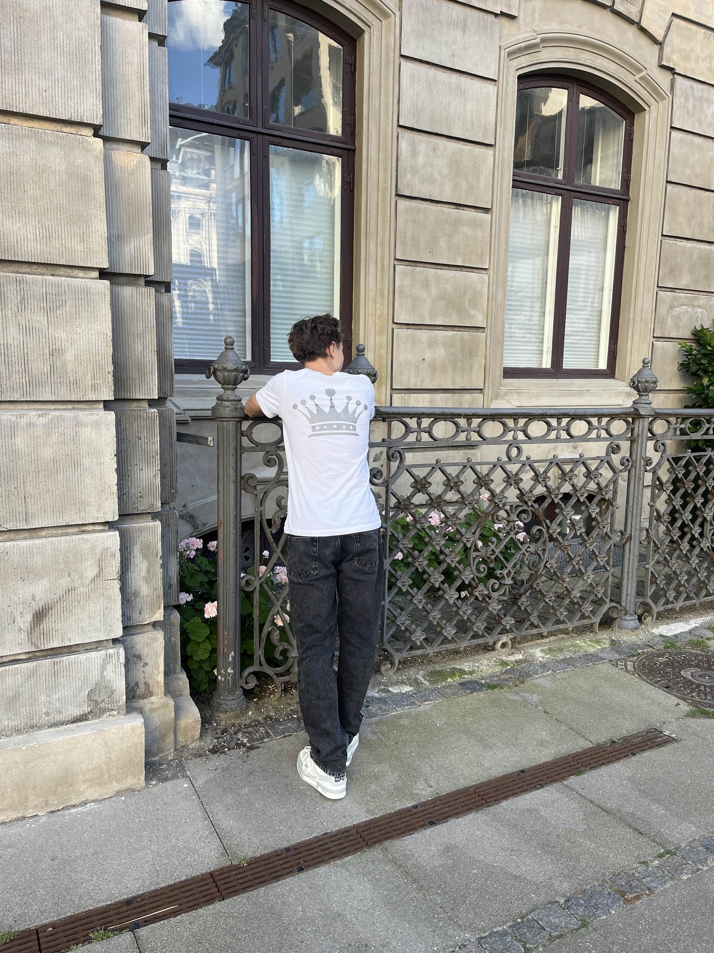 Crown Tee Grey/White